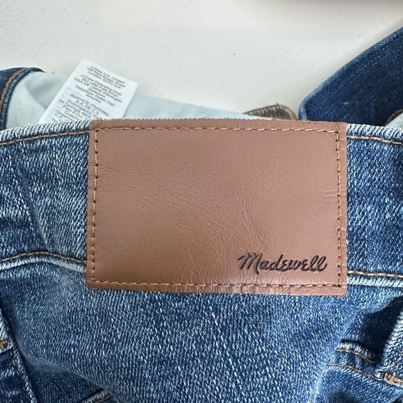 11" High-Rise Skinny Jeans in Longridge Wash Size 23 Style# AG163 - Picture 6 of 10